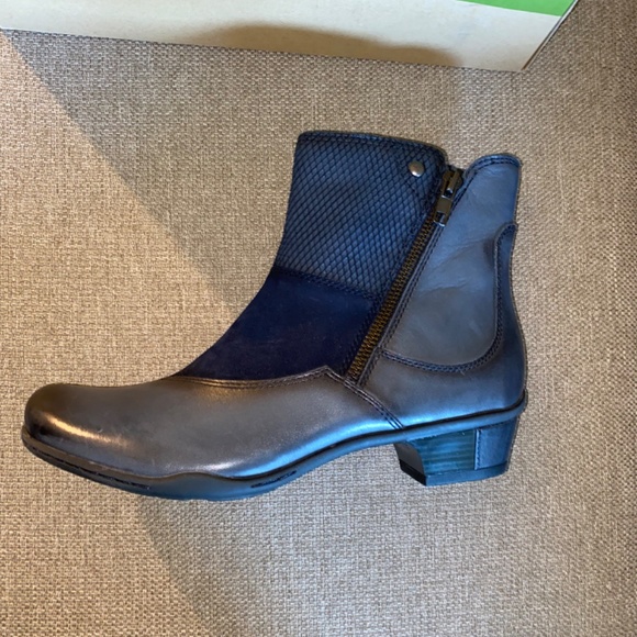 Navy Booties - Picture 4 of 4